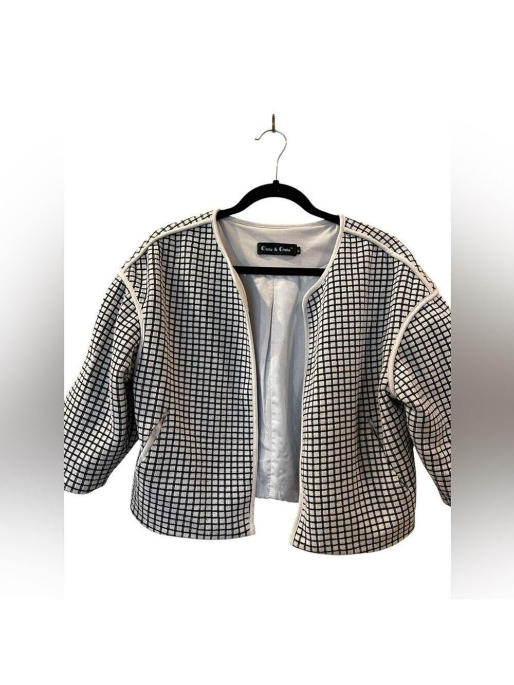 Oula & Oula Women’s White And Black Blazer Jacket 3/4 Sleeve Size: Medium
